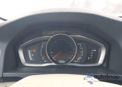 2015 Volvo S60 Premier z USA, uszkodzony, nr VIN YV1612TK0F2352874